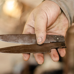 Hojas_de_cuchillo_en_proceso-_eduardo_%c3%81valos-_concepci%c3%b3n-_ph._jos%c3%a9_sosa